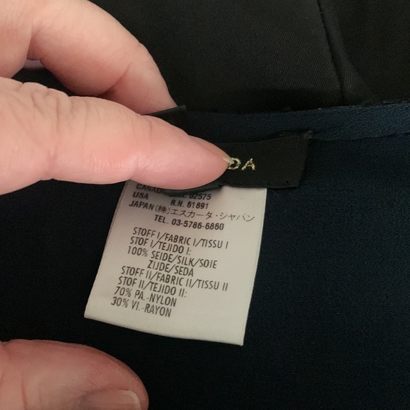 Escada 100% Silk Navy Embellished Skirt **RARE FIND** - Picture 8 of 9